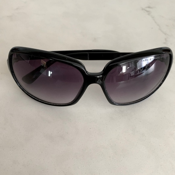 Marc Jacobs Designer Sunglasses - Picture 4 of 4